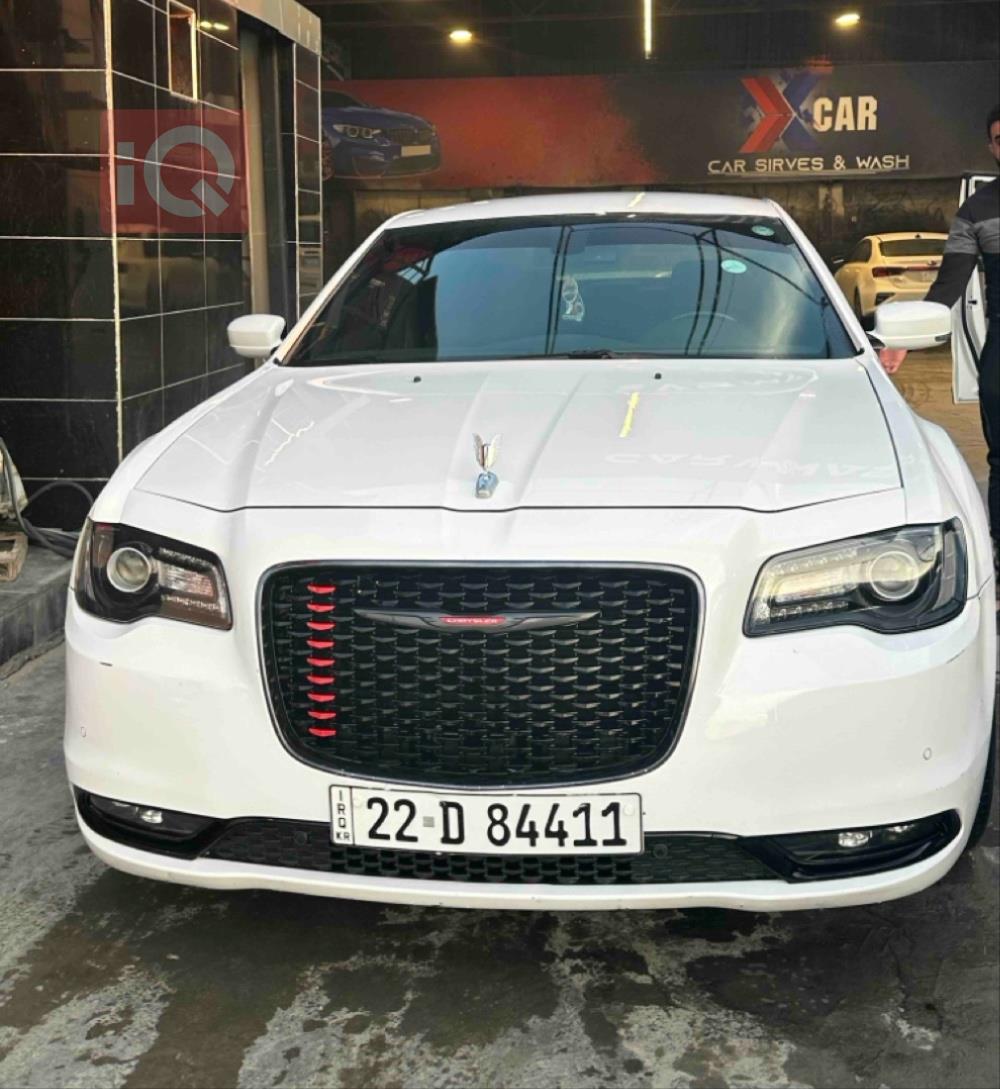 کرایسلەر 300